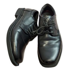 Madison Avenue black dress shoes 3 1/2